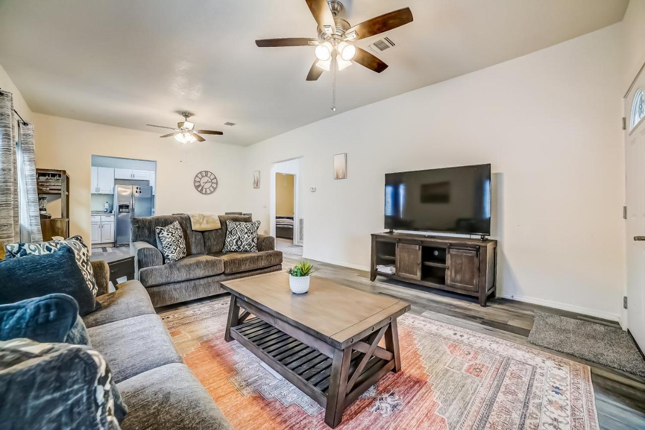Midtown Modern Farmhouse San Antonio Zewnętrze zdjęcie